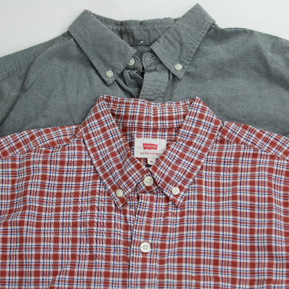 Mens Lot of 2 Button Front Shirts - Levis & Hurley
